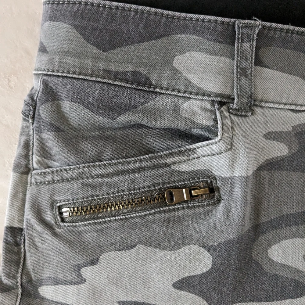 Democracy Jeans - Picture 4 of 5